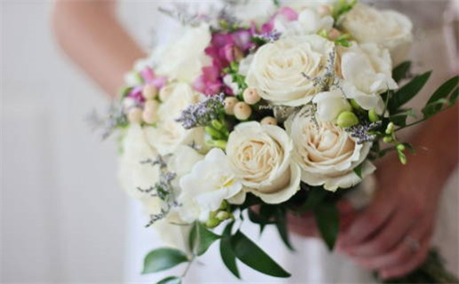 2025年农历四月初三结婚符不符合黄道吉日 适合办婚礼吗?