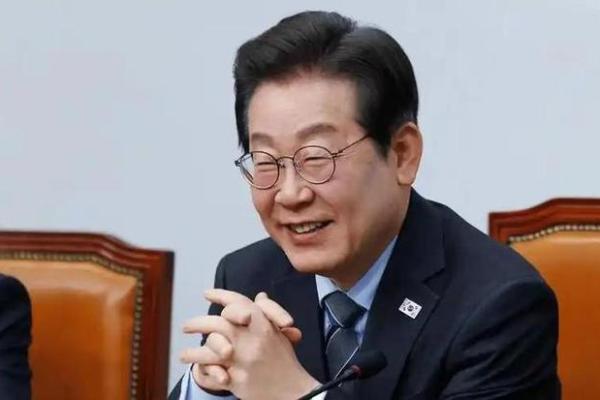 朴槿惠命理中的颠覆性秘密：她的八字如何反而决定了她的成败