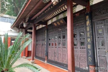 从天文视角看传统节日对联中的季节变换