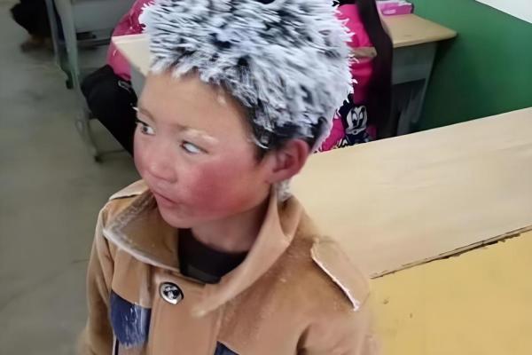 男孩头上的旋，是命运的暗示还是改变的契机？