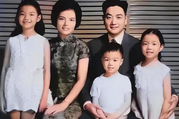 暗藏玄机：琼瑶命理揭示命运背后的真相，颠覆你的认知