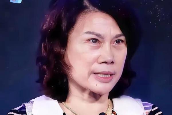 打破传统命理误区，董明珠的八字如何颠覆命运